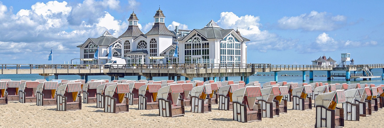 Miniferie på Rügen | 4-stjernet stråtækt hotel med pool | Valgfri ankomst