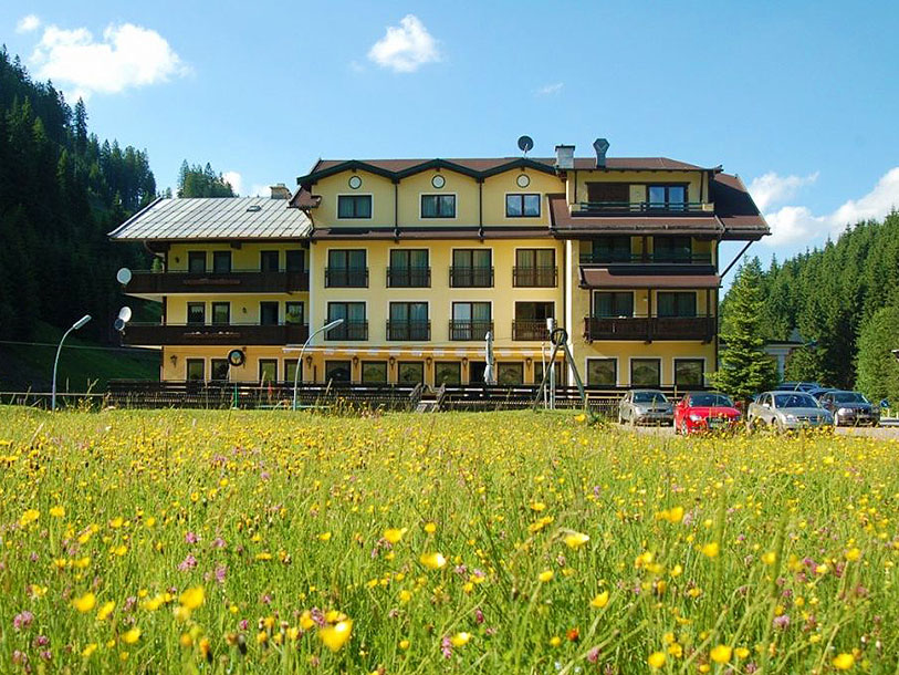 animation Slid Bowling All inclusive sommerferie i Tyrol | Klassisk bjerghotel i Kitzbüheler Alpen