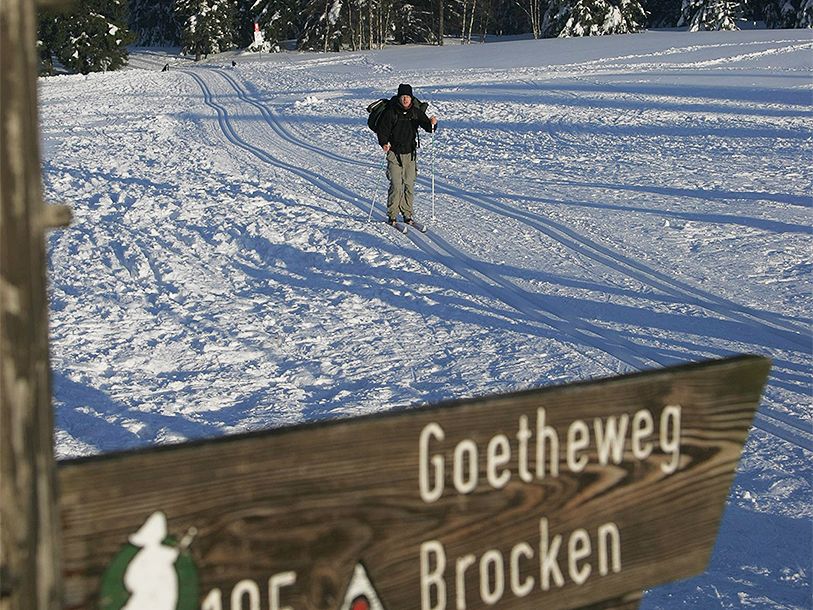 Skidsemester i bergrika Harz  Bo på 4-stjärnigt hotell med pool 