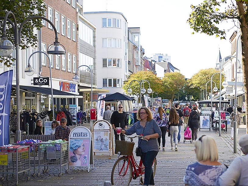 tømmerflåde scene defile Sommerferie i Jylland: Oplev Legoland, Givskud Zoo, Den Gamle By i Århus  m.m.